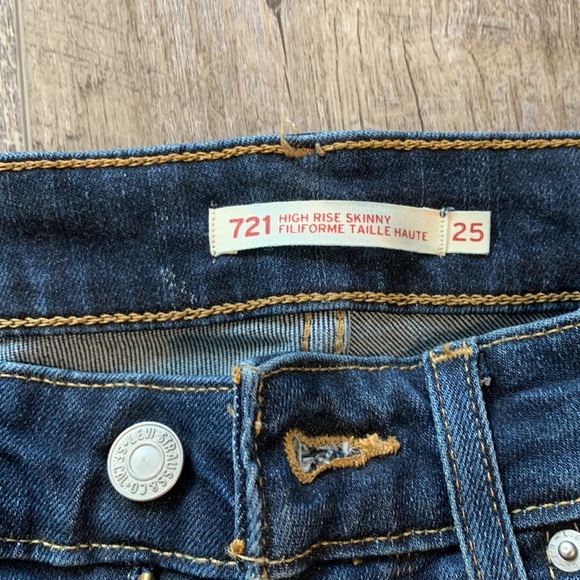 721 High-Rise Skinny Levi’s Jeans - Dark Wash - Picture 3 of 6